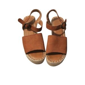 Chic‎ Tan Suede Sandals with Buckle
